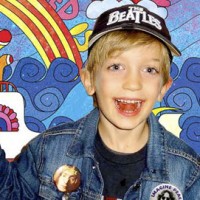 jeremy-yellow-sub.jpg->description